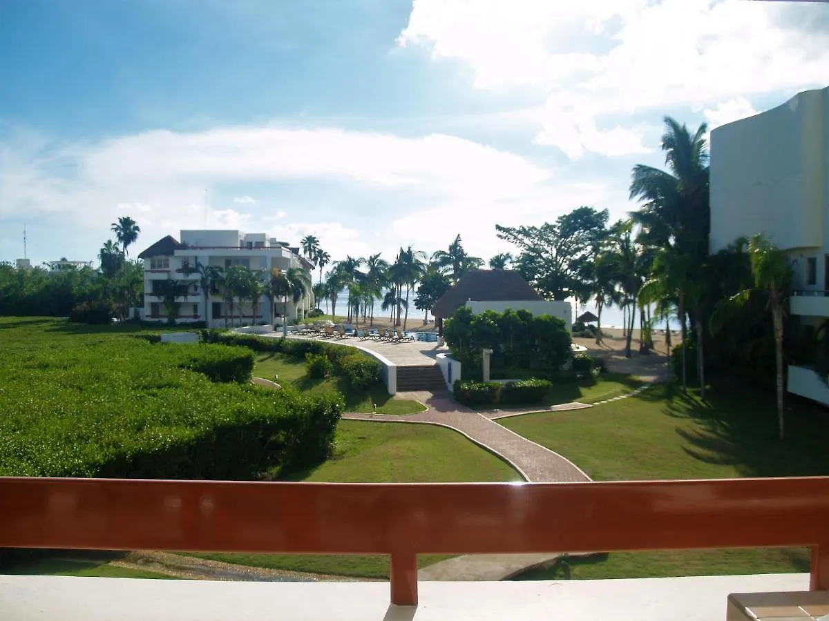 Beachfront Apartment Your Home In Cozumel